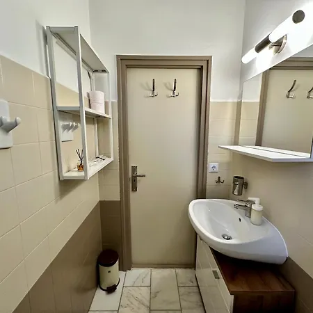 Pálkövei 65. Apartman *